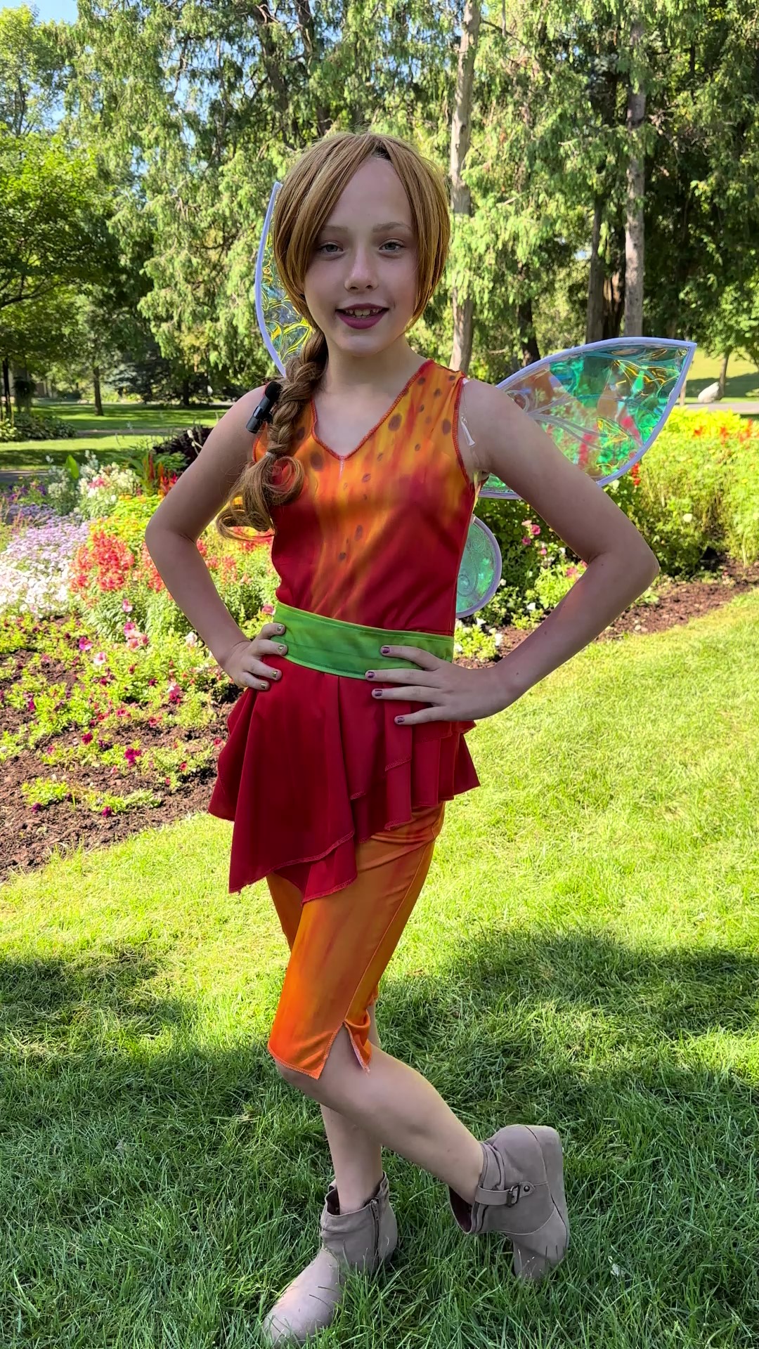 Let your child embrace their wild side with this exclusive Kid's Disney Fairies Fawn Costume! Inspired by the animal-loving fairy from Tinker Bell, this enchanting costume features earthy tones and delicate wings.